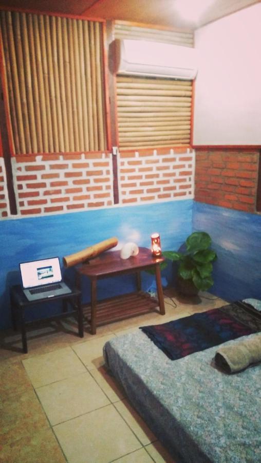 Salty Dog Hostel Telukdalem Εξωτερικό φωτογραφία