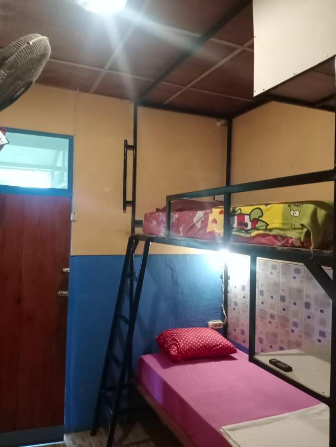 Salty Dog Hostel Telukdalem Εξωτερικό φωτογραφία